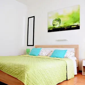 Gostinjska kuća Rooms Vilma Close To Rab City, Palit
