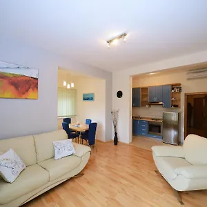  Apartment Cule